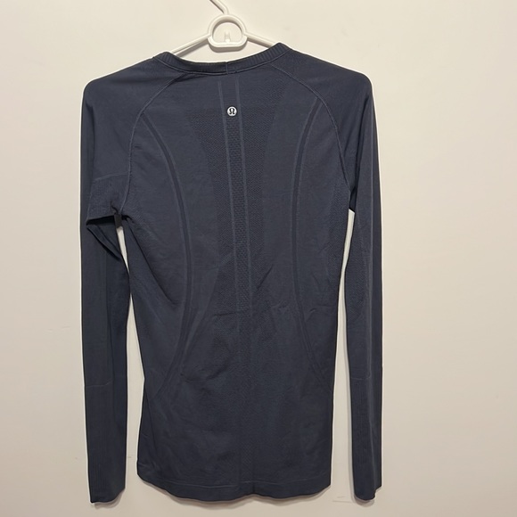 Lululemon Swift Stride Workout Shirt - Picture 3 of 4